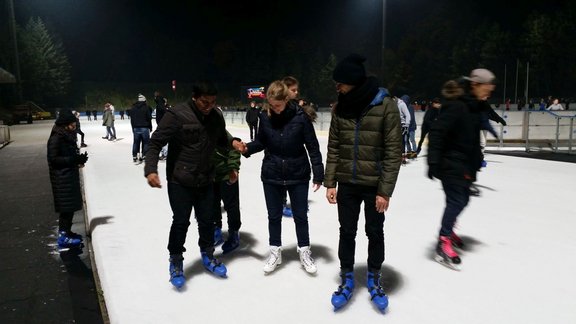 2016.10.25_BIG-NSE_Ice_skating_evening2016-10-25_19.47.29.jpg  