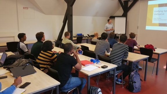 2019.10.02_Introductory_Lecture_UniSysCat_Arne_Thomas.jpg 
